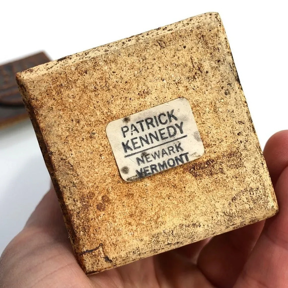 Patrick Kennedy Newark Vermont Handmade Pottery Container with Lid - Picture 8 of 12